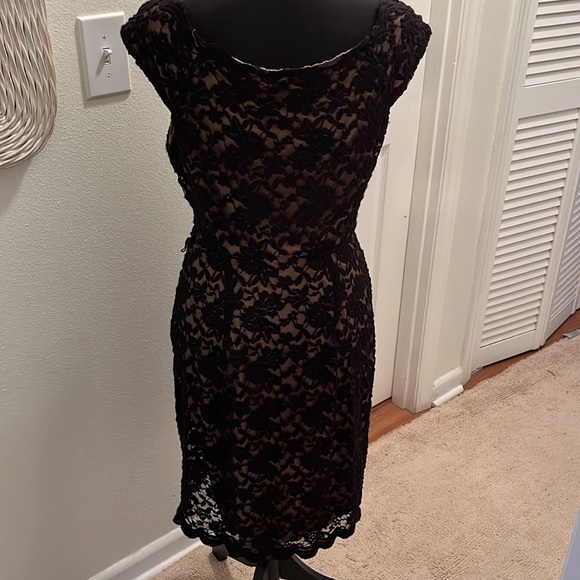Connected black stretch lace dress - Picture 4 of 6